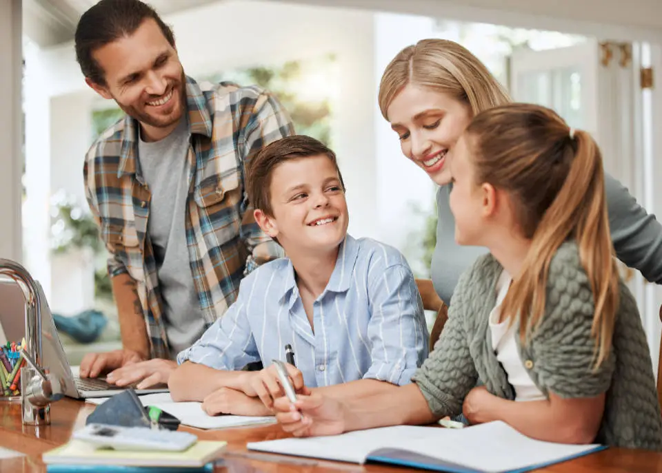 Convierte a tus hijos en buenos estudiantes con el sistema educativo Sabia Nova.